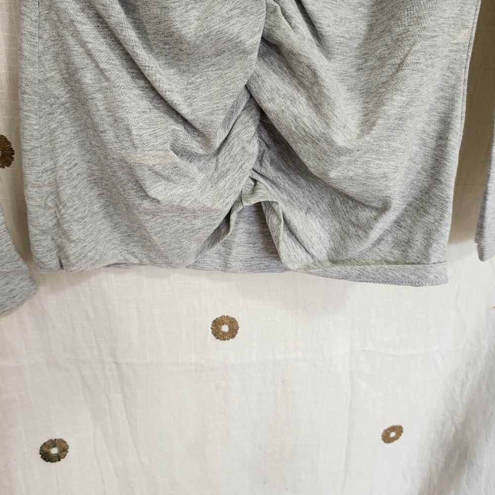 Express - Gray Ruched V-Neck Top - Picture 3 of 7